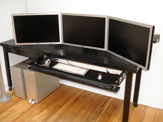 Illustration for article titled Giz Readers' Best Computer Rigs Contest